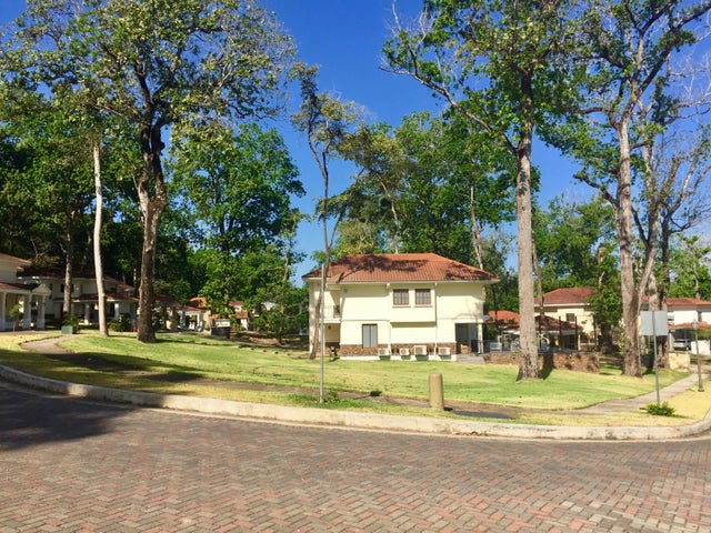 Premium Lot in Clayton